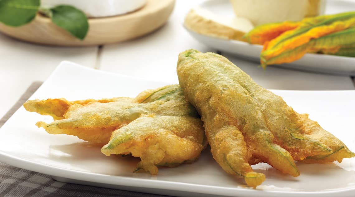 Fiori di Zucca pastellati con Ricotta e Provola